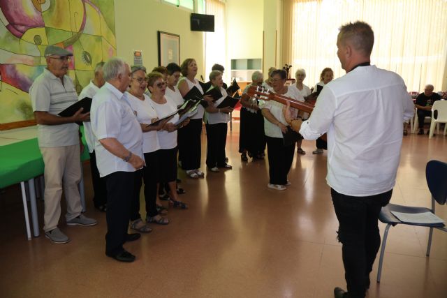 Los hogares de San Pedro y Lo Pagán acaban el curso con premios, reconocimientos y una muestra de los trabajos realizados en los talleres - 5, Foto 5