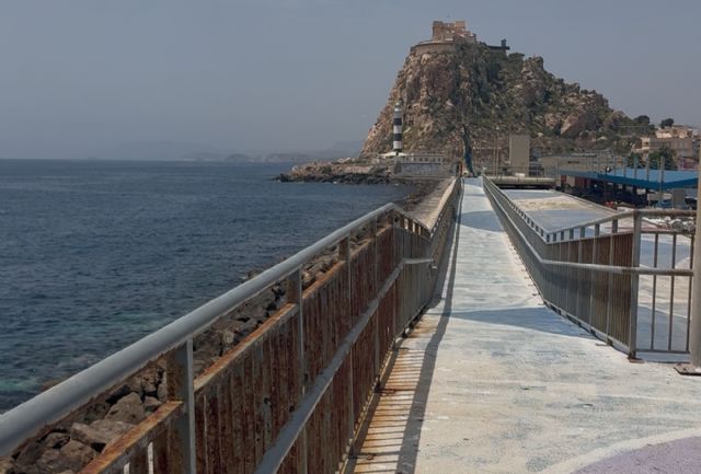 Sáez: El Paseo Marítimo de los Pescadores se encuentra en un estado lamentable y peligroso por la dejadez del equipo de Gobierno - 1, Foto 1