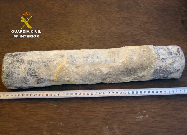 La Guardia Civil recupera cuatro ánforas romanas y un lingote de plomo en un domicilio de Cabo de Palos - 2, Foto 2