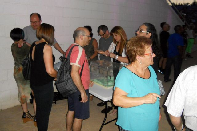 Los premiados disfrutaron con los 2.000 euros en regalos de la campaña estival del Área Comercial Las Torres - 3, Foto 3