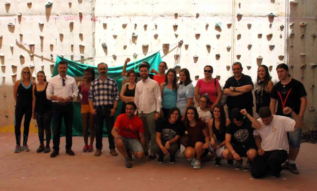 El alcalde y el director general de Juventud visitan el Centro Joven Caravaca - 1, Foto 1