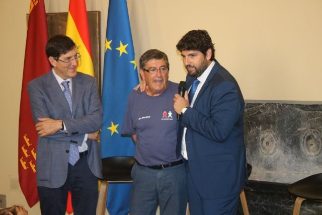 El presidente alaba el compromiso y trabajo de la Asociación Regional Murciana de Hemofilia, Foto 1