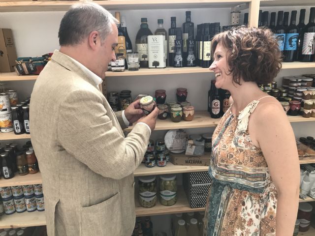 El director general de Consumo, Comercio y Simplificación Administrativa visita la empresa Murciana ´El Estante de Murcia Alimenta´ - 1, Foto 1