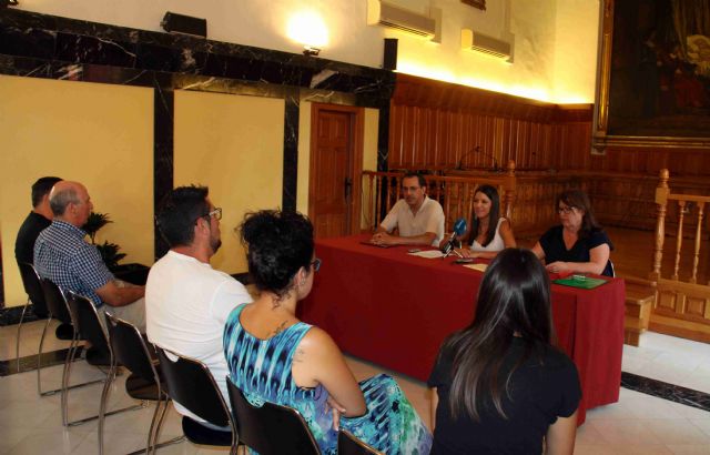 El Ayuntamiento entrega ayudas a emprendedores dentro del Plan de Fomento Emprensarial y de Empleo - 2, Foto 2