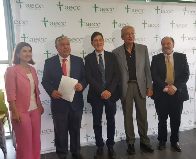Villegas asiste a la toma de posesión del nuevo presidente de la asociación española contra el cáncer de Murcia - 1, Foto 1