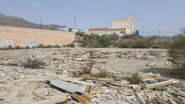 Batería de iniciativas de IU de Lorca centradas en la limpieza y adecuación de solares abandonados - 1, Foto 1