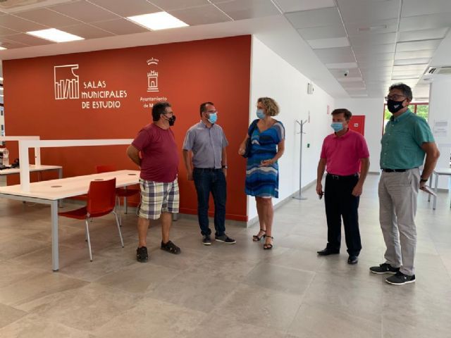 La Sala de Estudio de Ronda Sur cuenta con una puerta motorizada para facilitar el acceso a personas con movilidad reducida - 1, Foto 1