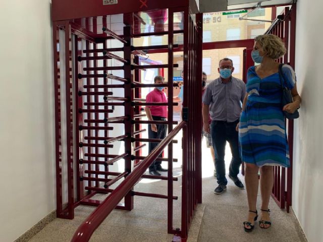 La Sala de Estudio de Ronda Sur cuenta con una puerta motorizada para facilitar el acceso a personas con movilidad reducida - 2, Foto 2