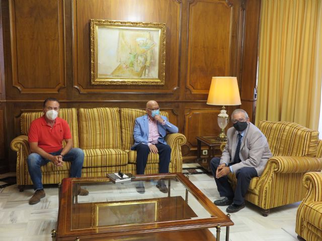 Proponen al presidente de la Asamblea un futuro libro sobre las memorias de “un Schindler cartagenero” - 1, Foto 1