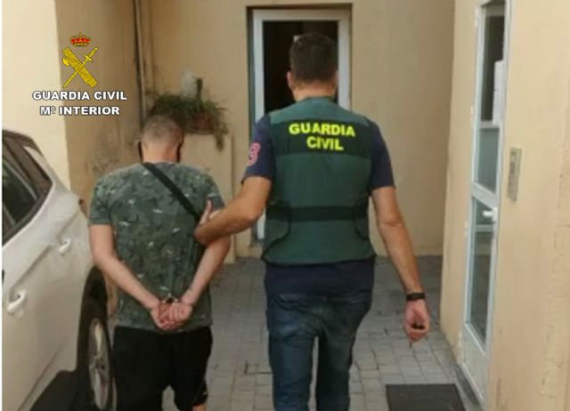 La Guardia Civil detiene a dos vecinos de Lorca por el robo en una vivienda - 1, Foto 1