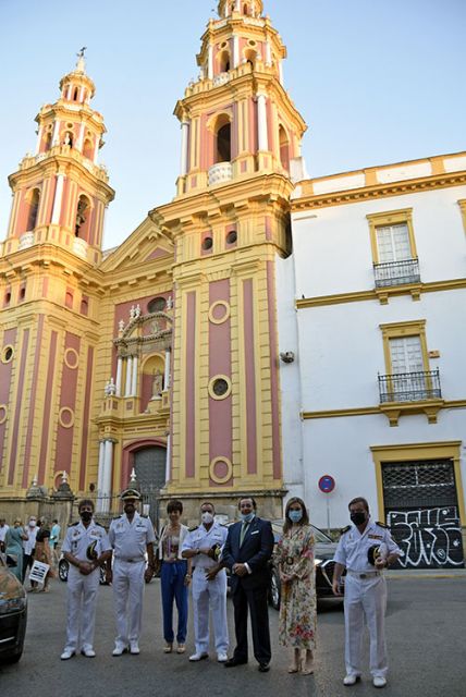 Ofrenda por parte de la Real Liga Naval Española a la titular letifica Nuestra Sra. del Carmen de la Hermandad de la Redención de Sevilla - 1, Foto 1