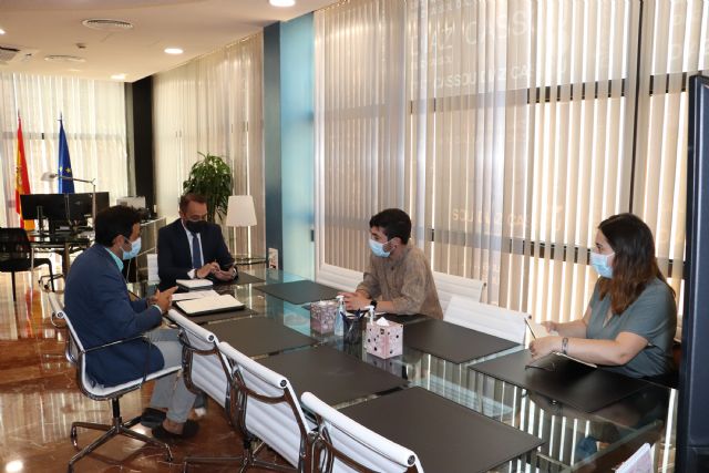 El consejero de Transparencia, Participación y Administración Pública se reúne con el presidente de la Coordinadora de ONGD de la Región de Murcia - 2, Foto 2