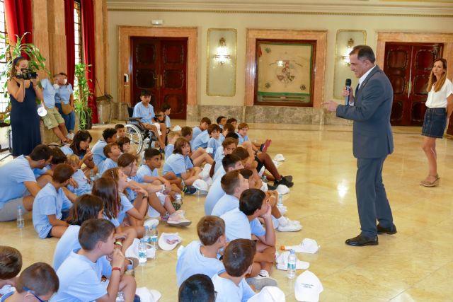 El Alcalde Serrano recibe en el Ayuntamiento de Murcia a los jóvenes participantes en las Jornadas de Formación en Hemofilia - 2, Foto 2