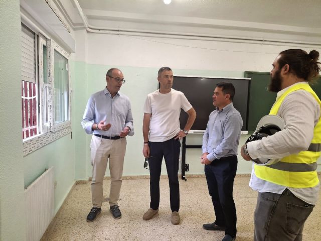 Más de un millón de euros para el cambio de cubiertas y la instalación de placas solares en tres colegios de Caravaca de la Cruz - 2, Foto 2