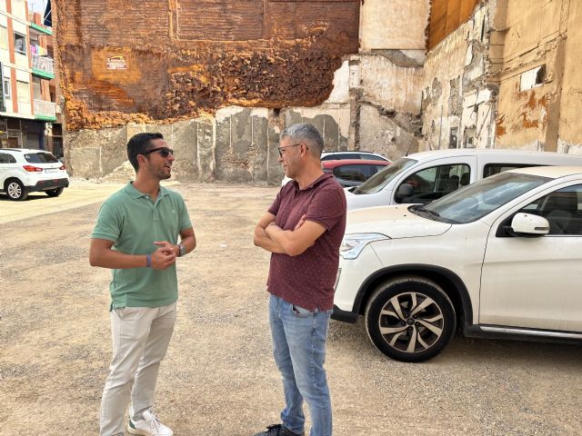 El Ayuntamiento de �guilas habilita un nuevo aparcamiento disuasorio con capacidad para 16 veh�culos en el centro urbano