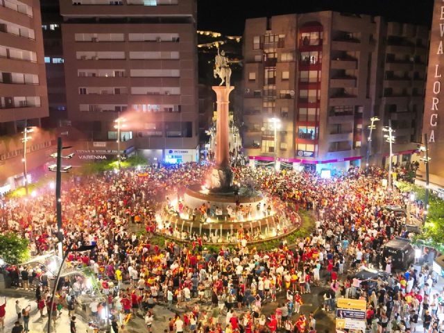 Más de 4.000 lorquinos convierten el Coso de Sutullena en el epicentro de la celebración del histórico segundo Mundial de Espa&ntilde;a - 5, Foto 5