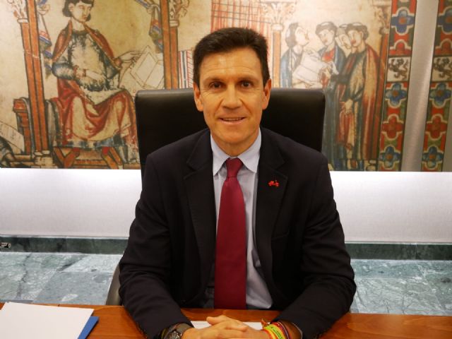 El PP pregunta a Lucas 'qu� lecciones pretende dar sobre gesti�n de las emergencias si permite que los veh�culos de la Guardia Civil se caigan a pedazos'