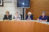 Autoridades municipales reciben en el ayuntamiento a los usuarios y profesionales del Servicio de Estancias Diurnas de Alzheimer de Totana - 5
