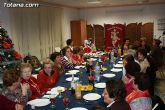 Autoridades municipales comparten una cena navideña con las usuarias de la “Asociación de Amas de Casa, Consumidores y Usuarios de de las Tres Avemarías” - 1 Autoridades municipales comparten una cena navideña con las usuarias de la “Asociación de Amas de Casa, Consumidores y Usuarios de de las Tres Avemarías” - 1