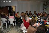 Autoridades municipales comparten una cena navideña con las usuarias de la “Asociación de Amas de Casa, Consumidores y Usuarios de de las Tres Avemarías” - 2 Autoridades municipales comparten una cena navideña con las usuarias de la “Asociación de Amas de Casa, Consumidores y Usuarios de de las Tres Avemarías” - 2