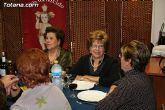 Autoridades municipales comparten una cena navideña con las usuarias de la “Asociación de Amas de Casa, Consumidores y Usuarios de de las Tres Avemarías” - 10 Autoridades municipales comparten una cena navideña con las usuarias de la “Asociación de Amas de Casa, Consumidores y Usuarios de de las Tres Avemarías” - 10