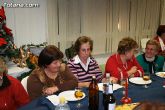Autoridades municipales comparten una cena navideña con las usuarias de la “Asociación de Amas de Casa, Consumidores y Usuarios de de las Tres Avemarías” - 7