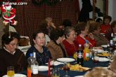 Autoridades municipales comparten una cena navideña con las usuarias de la “Asociación de Amas de Casa, Consumidores y Usuarios de de las Tres Avemarías” - 17