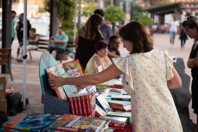 Lectores y escritores se citan en el Puerto Deportivo con La bahía de los libros - 4, Foto 4