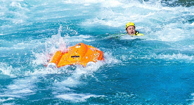 Se presenta en Valencia el primer vehículo de salvamento marítimo a control remoto de España - 1, Foto 1