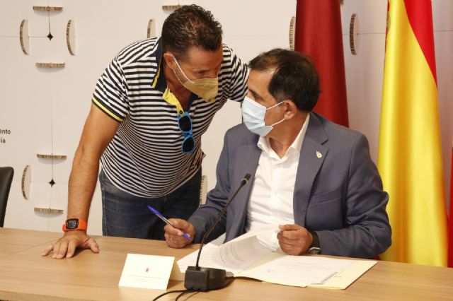 Los vecinos de las viviendas municipales del Espíritu Santo y del Infante verán mejorada su calidad de vida gracias a dos programas de intervención sociocomunitaria - 1, Foto 1