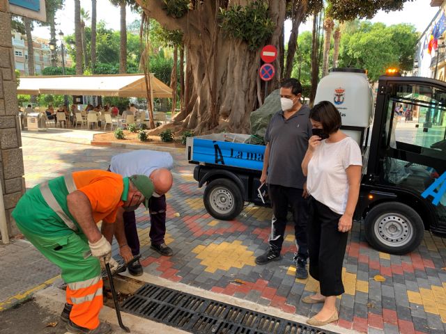 Hoy ha dado comienzo la limpieza de todos los cauces urbanos de las ramblas y de los imbornales del municipio - 1, Foto 1