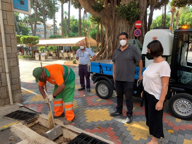 Hoy ha dado comienzo la limpieza de todos los cauces urbanos de las ramblas y de los imbornales del municipio - 2, Foto 2