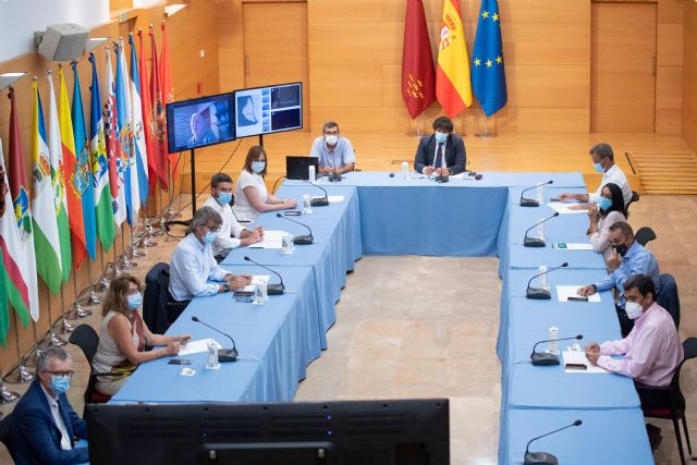 La Comunidad reclama las competencias de costas y la cuenca vertiente al Mar Menor para actuar ante la inacción del Gobierno central, Foto 1