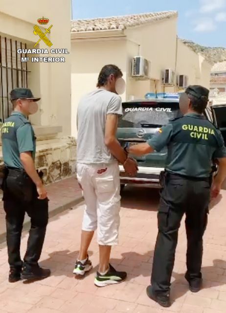 La Guardia Civil desmantela un grupo criminal que atracó a dos vecinos en Mula - 2, Foto 2