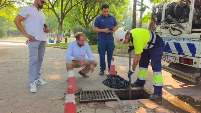 Murcia prepara sus jardines ante las lluvias con un plan preventivo de drenaje - 1, Foto 1