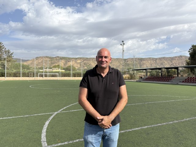 El Ayuntamiento invierte 150.000 euros en la renovaci�n del campo de f�tbol 7 del Complejo Deportivo Guadalent�n