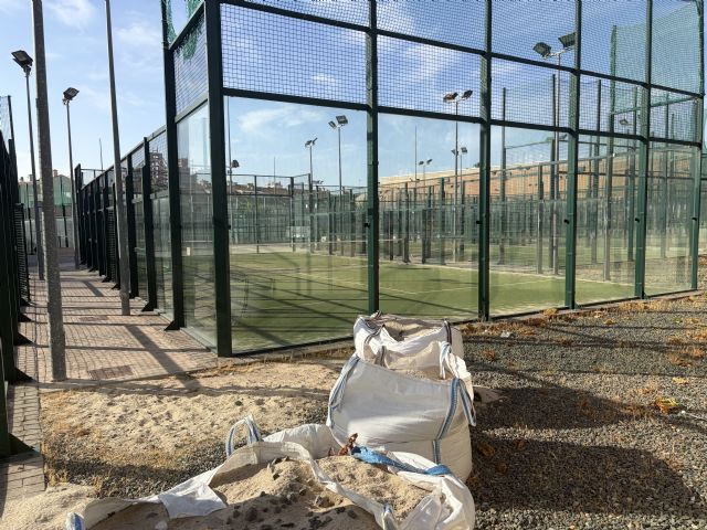El Ayuntamiento de Murcia repara cuatro pistas del complejo deportivo P�del Norte de Espinardo