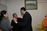 El alcalde y el concejal de Bienestar Social entregan los 75 carnés a los socios del Centro de Personas Mayores de “El Paretón-Cantareros” - 2