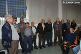 El alcalde y el concejal de Bienestar Social entregan los 75 carnés a los socios del Centro de Personas Mayores de “El Paretón-Cantareros” - 9