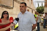Autoridades municipales visitan las obras de sustitución de aceras, adoquinado y regeneración de servicios en las calles Barranco, Ródenas y Virgen del Castillo - 10
