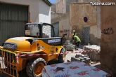Autoridades municipales visitan las obras de sustitución de aceras, adoquinado y regeneración de servicios en las calles Barranco, Ródenas y Virgen del Castillo - 12