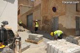Autoridades municipales visitan las obras de sustitución de aceras, adoquinado y regeneración de servicios en las calles Barranco, Ródenas y Virgen del Castillo - 17