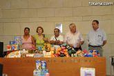 Cáritas recibe más de 250 kilos de alimentos y más de 150 litros de leche, aceite y productos de higiene - 3