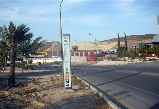 MOLINA DE SEGURA / UPyD denuncia el estado de las paradas de autobuses ...