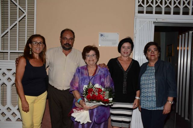 La artista Gelu Pérez dedica un mural a las bordadoras aguileñas - 2, Foto 2