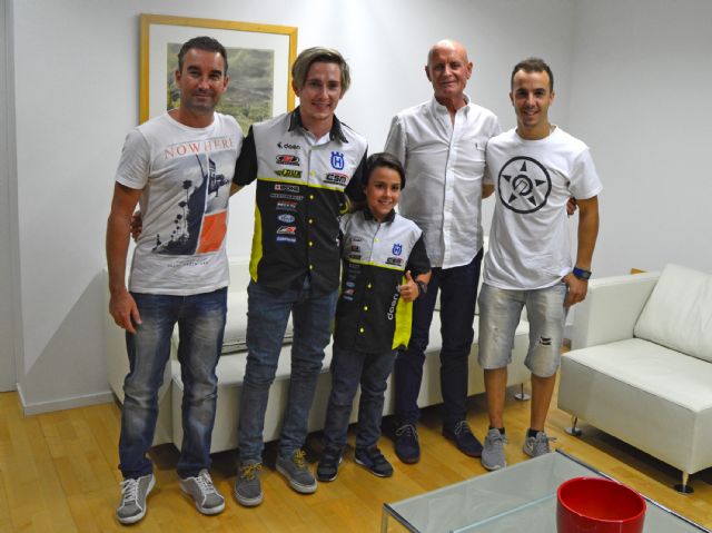 Recepción oficial a los pilotos torreños Carlos Fernández Macanás y José Manuel Zambudio, campeones nacionales de supercross - 3, Foto 3