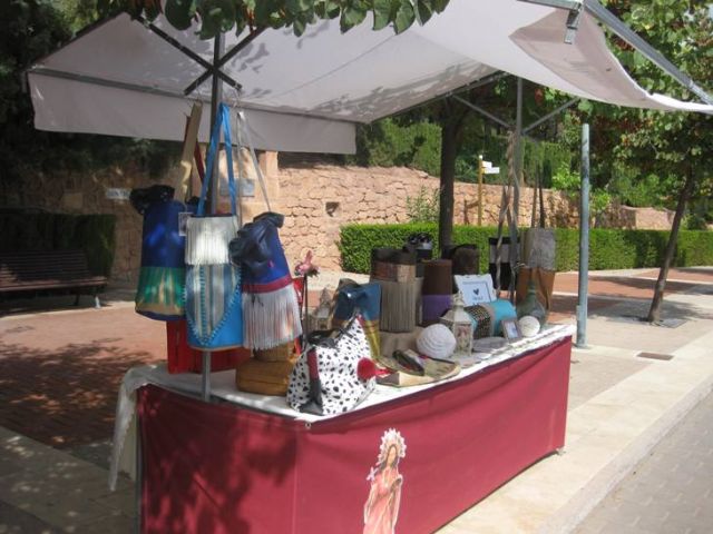 This Sunday Artisan Market Santa was held one week ahead of the Rally Subida La Santa, with the assistance of a large audience, Foto 2