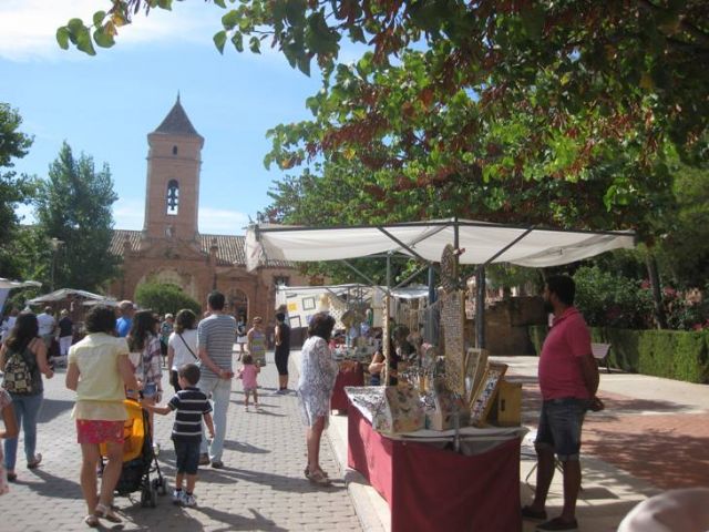 This Sunday Artisan Market Santa was held one week ahead of the Rally Subida La Santa, with the assistance of a large audience, Foto 3