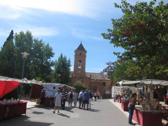 This Sunday Artisan Market Santa was held one week ahead of the Rally Subida La Santa, with the assistance of a large audience, Foto 8
