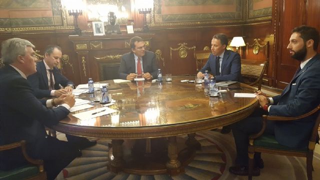 El Alcalde y el Secretario de Estado de Hacienda analizan el convenio por el que el Estado hará efectiva una subvención de 3 millones de euros para proyectos en Lorca - 1, Foto 1
